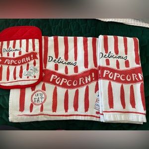 Kate Spade Popcorn Kitchen 3 Piece set. 2 towels. One mitt.